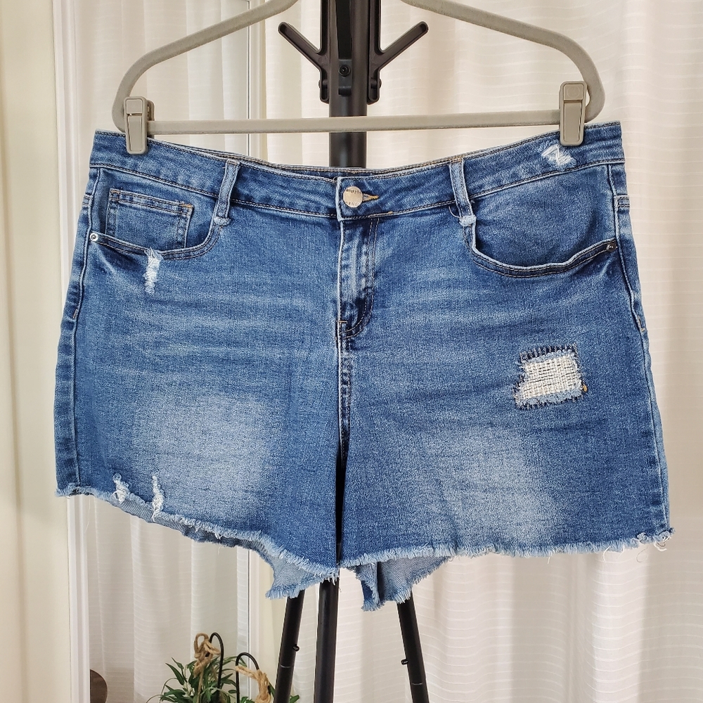 Simply Be Distressed Denim Cut Off Shorts size US 14